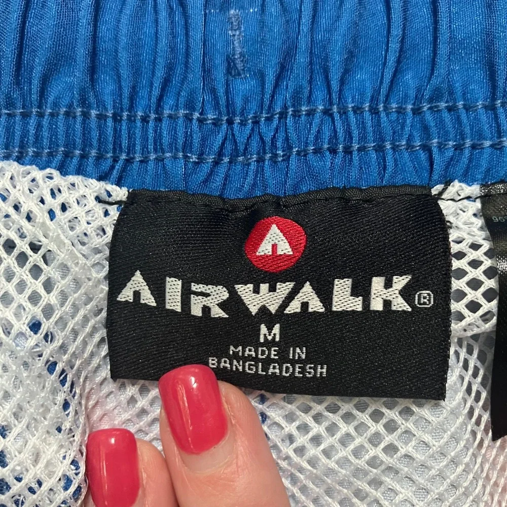 Airwalk eye catching
